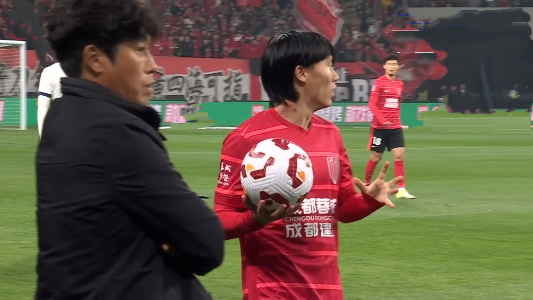 包含成都蓉城客场战平重庆斯威，保级压力增加的词条